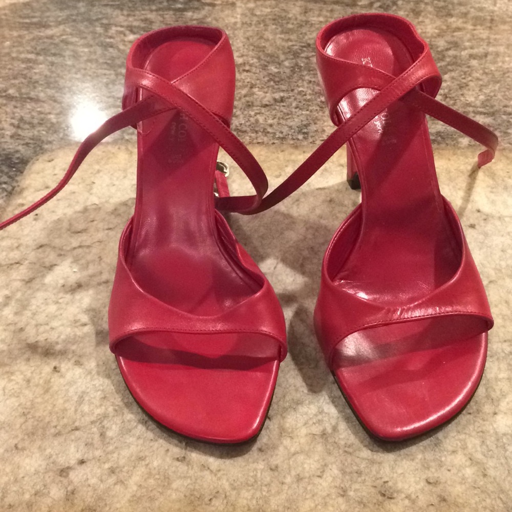 Kenneth Cole Red ankle wrap wedge sandal. 7 1/2M